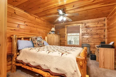 18 Wallace Lane Raymond NH 03077