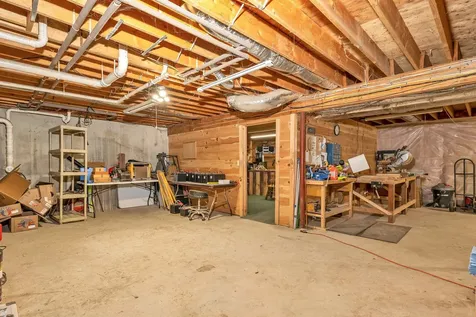 18 Wallace Lane Raymond NH 03077