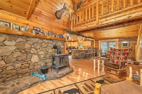 18 Wallace Lane Raymond NH 03077
