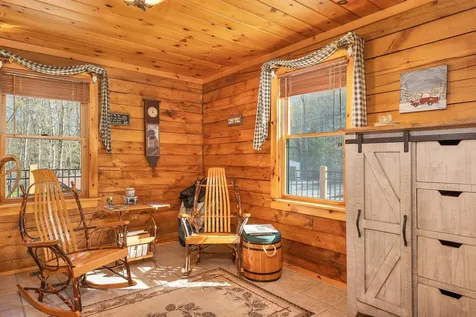 18 Wallace Lane Raymond NH 03077