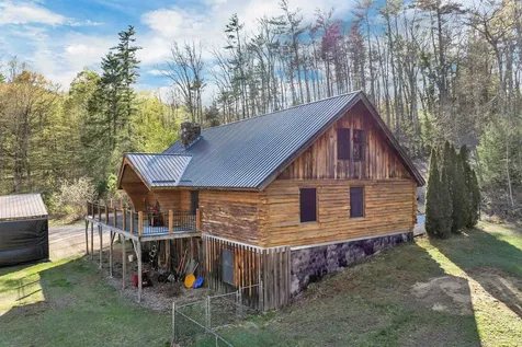 18 Wallace Lane Raymond NH 03077