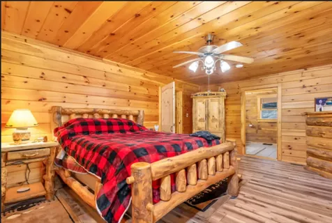 18 Wallace Lane Raymond NH 03077