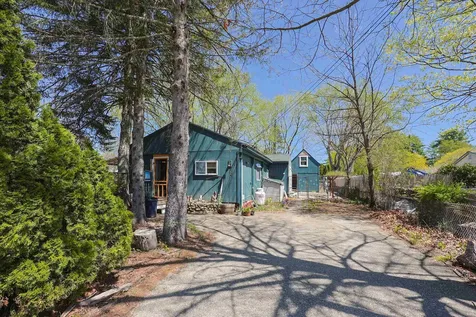 26 Evelyn Avenue Raymond NH 03077