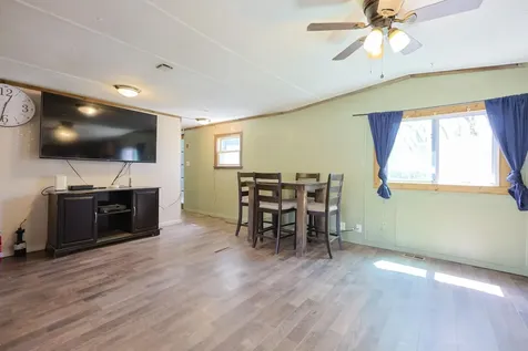 26 Evelyn Avenue Raymond NH 03077