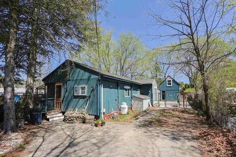 26 Evelyn Avenue Raymond NH 03077