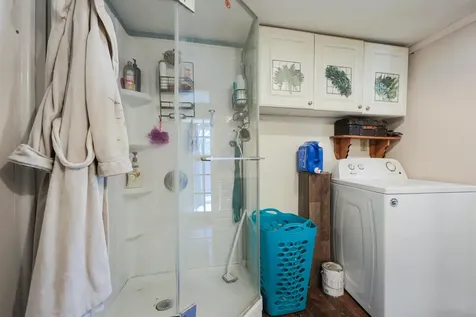 26 Evelyn Avenue Raymond NH 03077