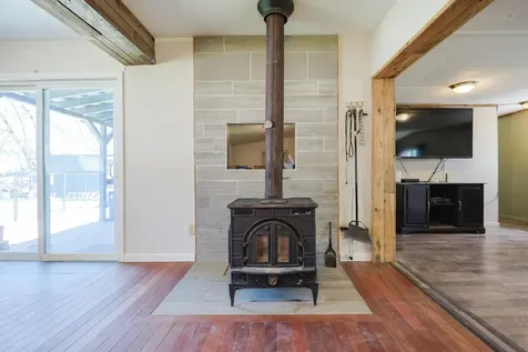 26 Evelyn Avenue Raymond NH 03077
