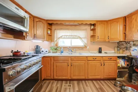 26 Evelyn Avenue Raymond NH 03077