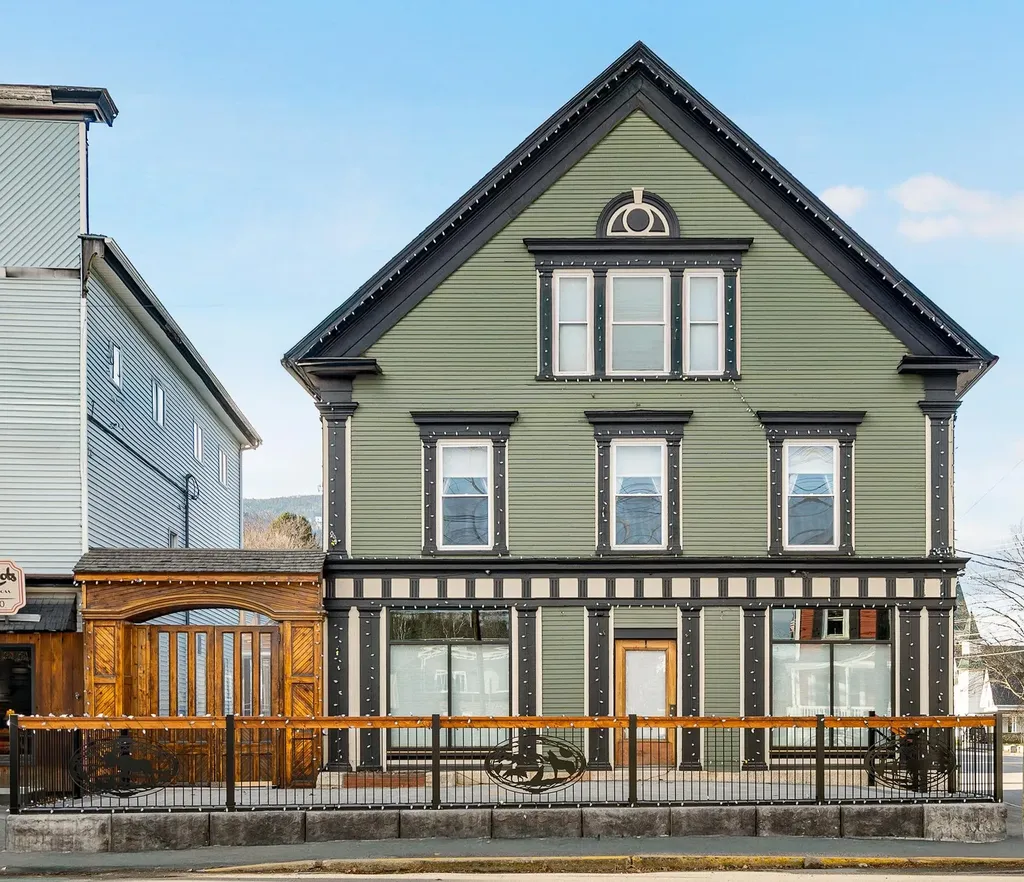121 Main Street Colebrook NH 03576