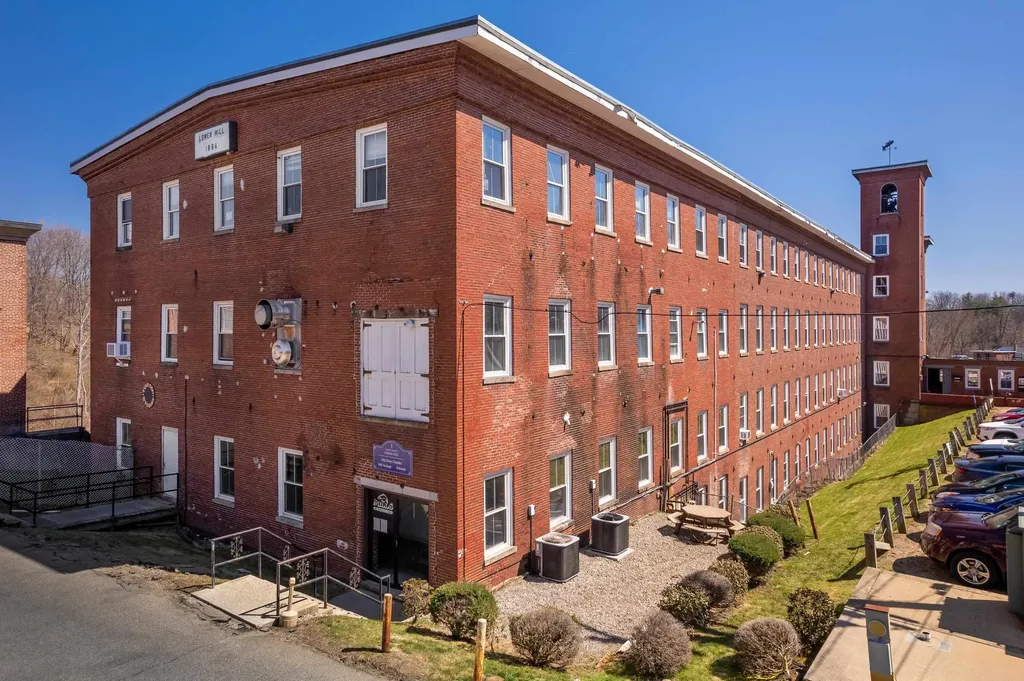 9 Front Street Rollinsford NH 03869