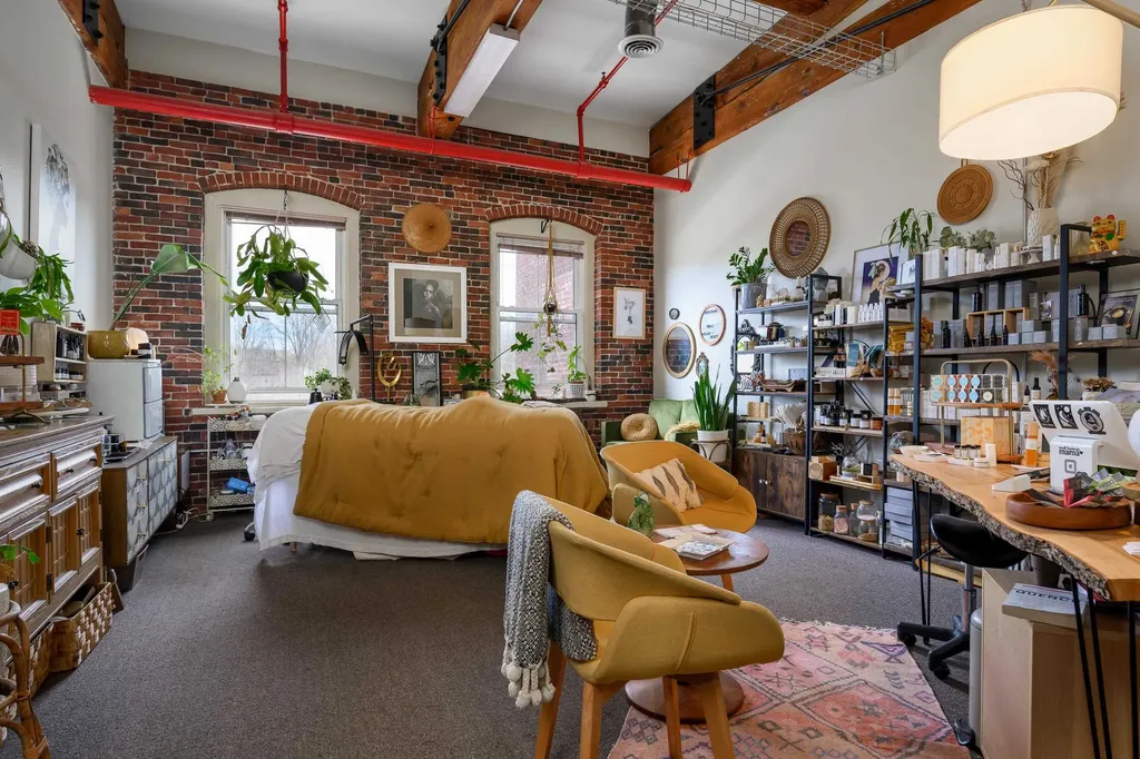 9 Front Street Rollinsford NH 03869