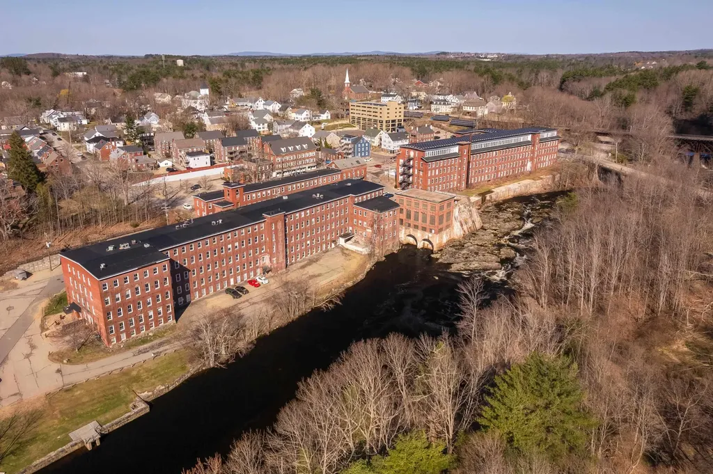 9 Front Street Rollinsford NH 03869