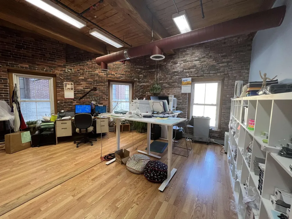 9 Front Street Rollinsford NH 03869