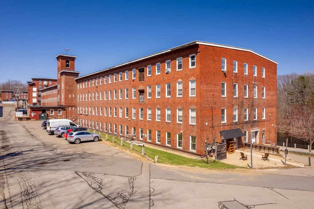 9 Front Street Rollinsford NH 03869