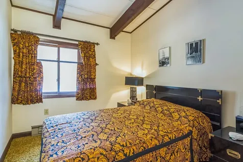 18 Stratton West Road Winhall VT 05340