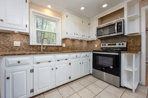 106 Warner Hill Road Derry NH 03038