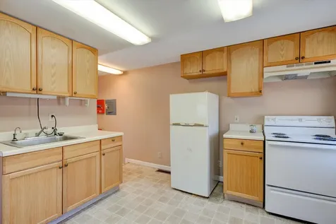 35 Bunker Hill Road Auburn NH 03032