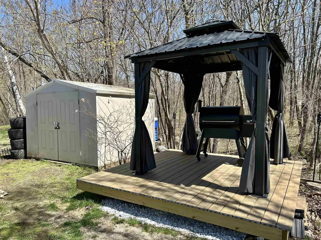 17 Mill Street Gorham NH 03581