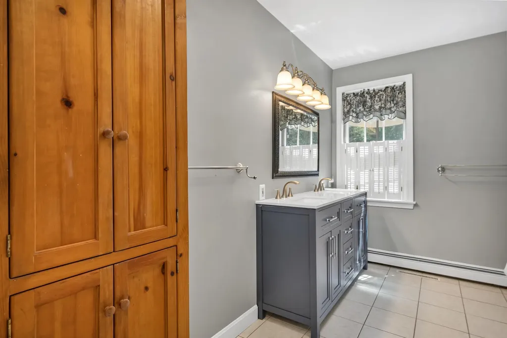 129 Woods Run Rollinsford NH 03869