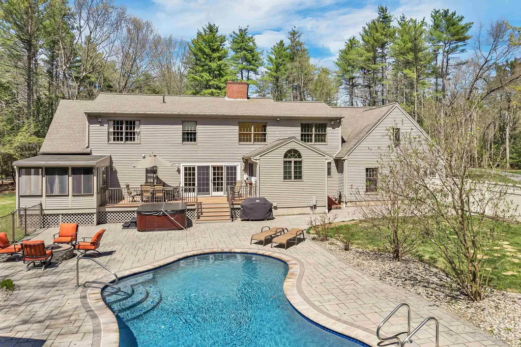 129 Woods Run Rollinsford NH 03869