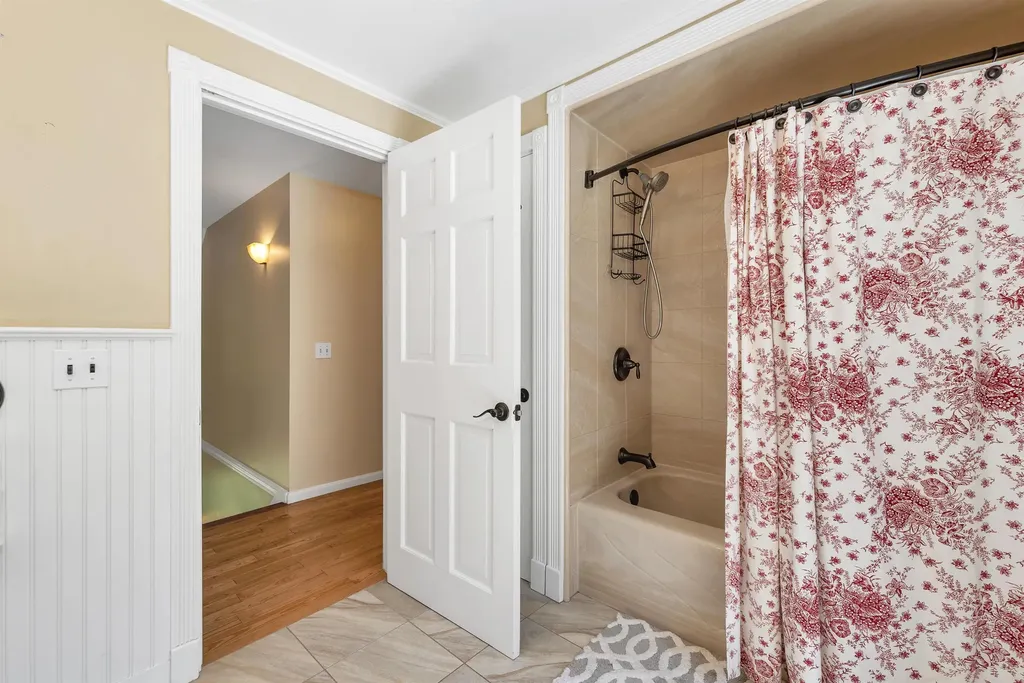 129 Woods Run Rollinsford NH 03869