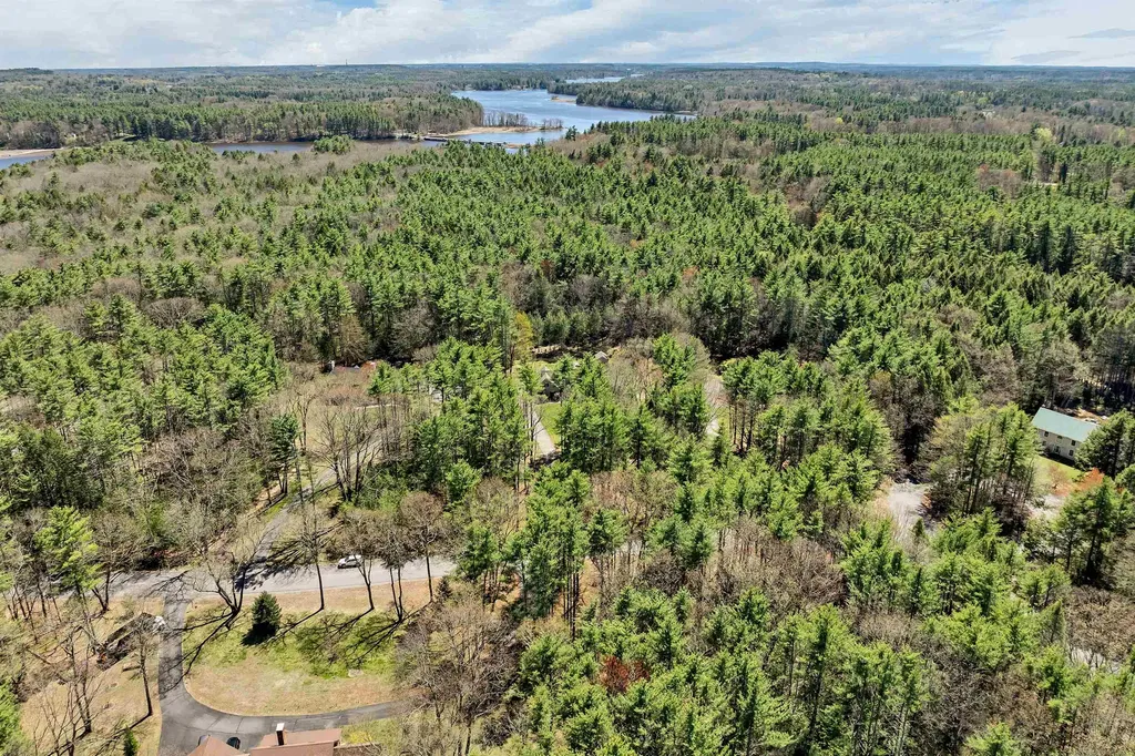 129 Woods Run Rollinsford NH 03869