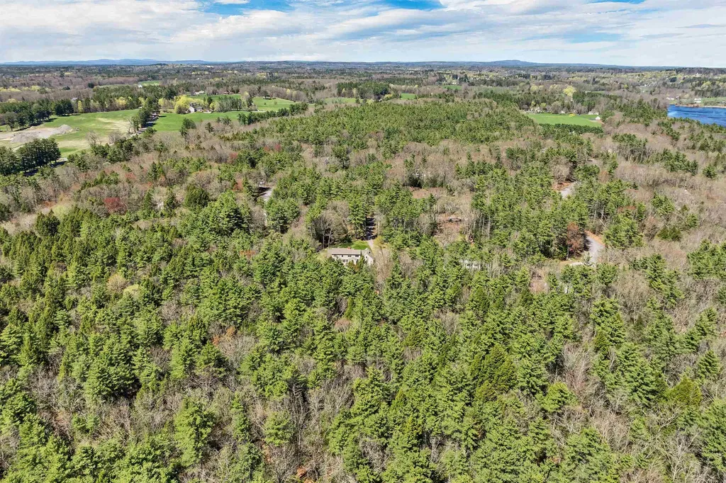 129 Woods Run Rollinsford NH 03869