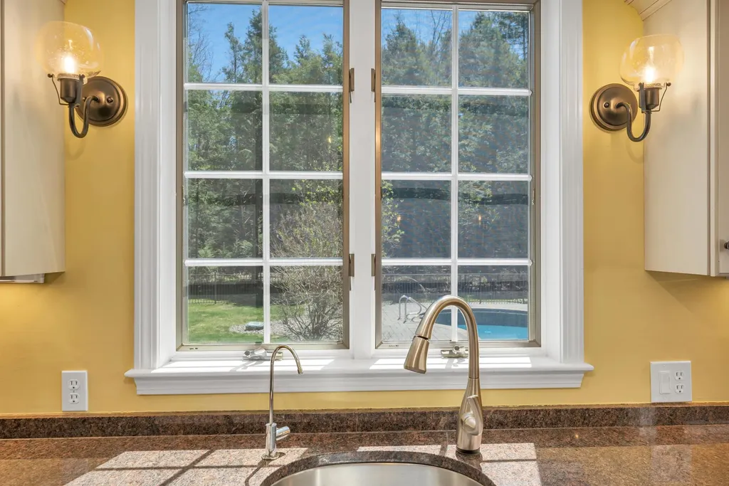 129 Woods Run Rollinsford NH 03869