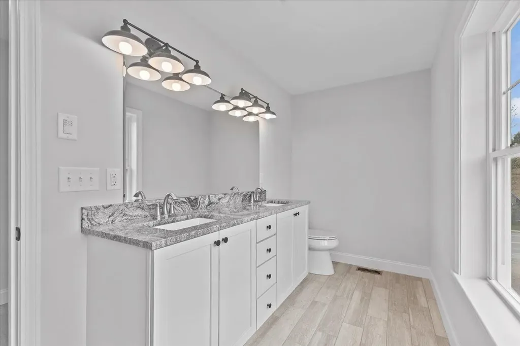 18 Walters Way Colchester VT 05446