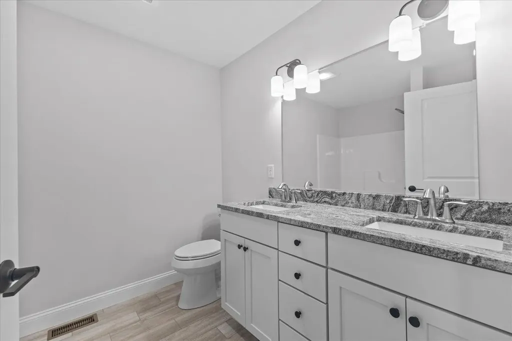 18 Walters Way Colchester VT 05446