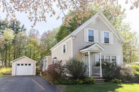 24 West Pine Street Plaistow NH 03865