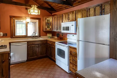 24 West Pine Street Plaistow NH 03865