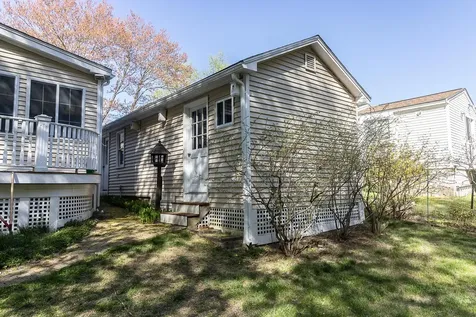 24 West Pine Street Plaistow NH 03865