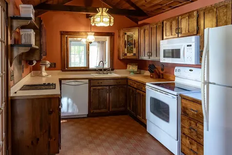 24 West Pine Street Plaistow NH 03865