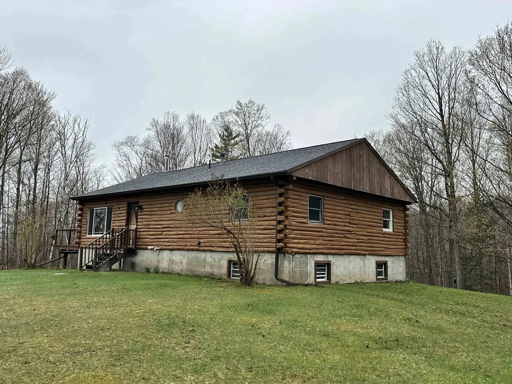 415 Buck Lake Road Woodbury VT 05681