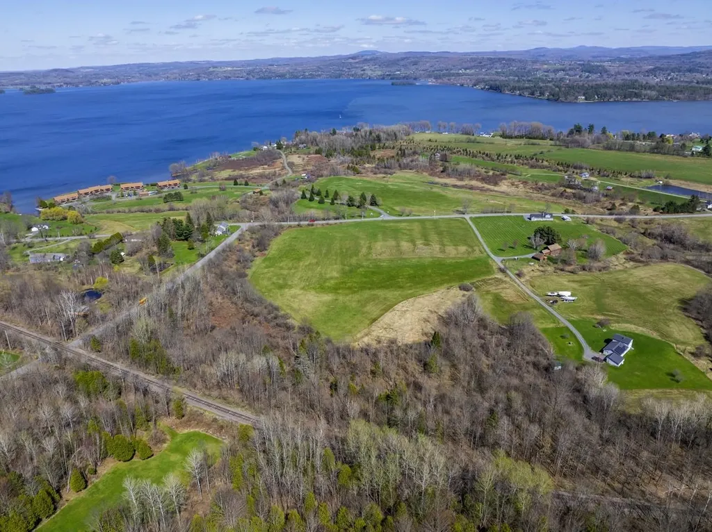 3003 Lake Road Newport Town VT 05857