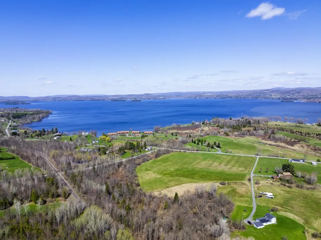 3003 Lake Road Newport Town VT 05857