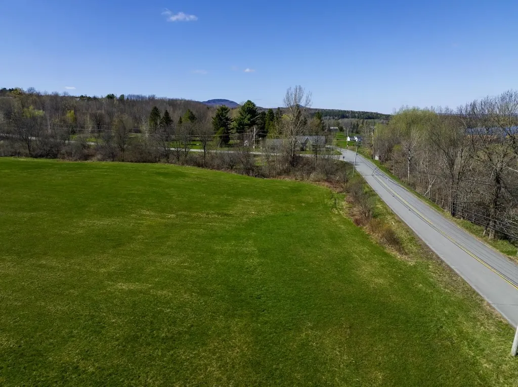 3003 Lake Road Newport Town VT 05857