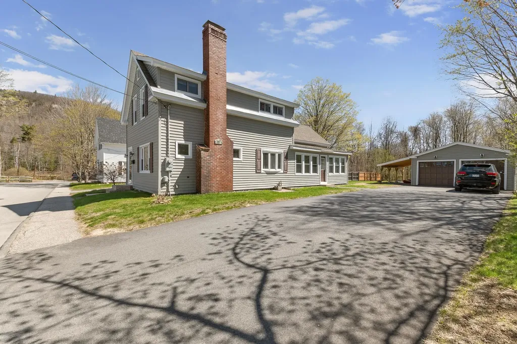 22 Jewel Street Gorham NH 03581
