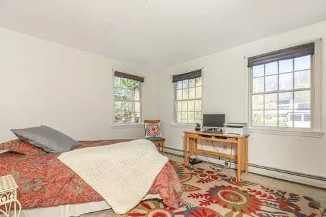16 Grove Street Greenland NH 03840