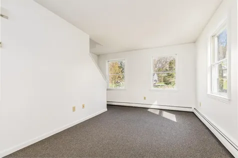 16 Grove Street Greenland NH 03840