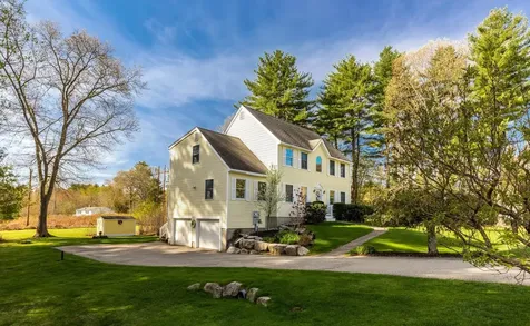 16 Grove Street Greenland NH 03840