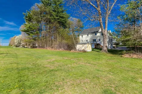 16 Grove Street Greenland NH 03840
