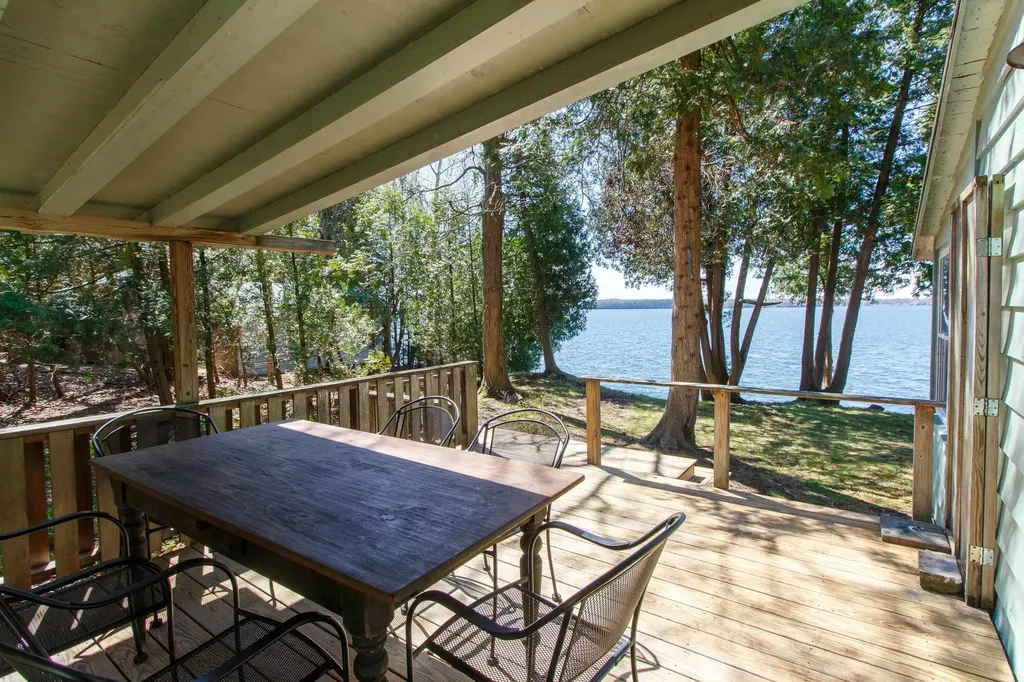 585 Cedarvale Lane North Hero VT 05474