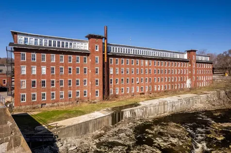 1 Front Street Rollinsford NH 03869