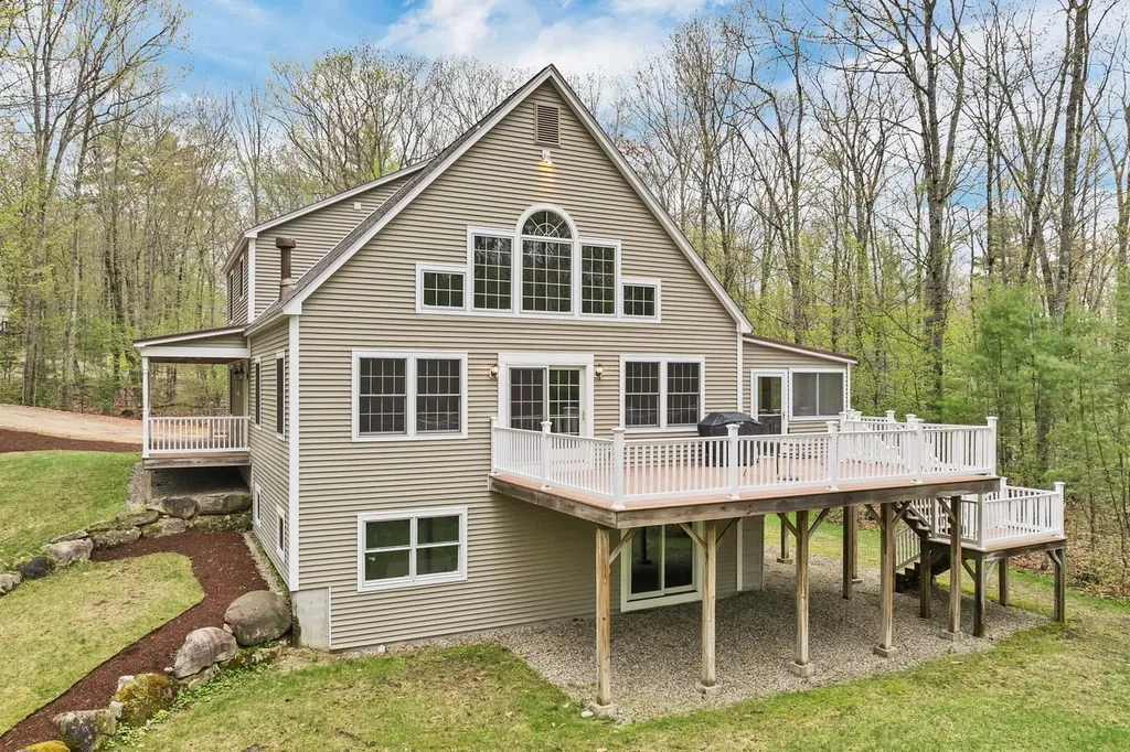 43 Oslo Street Moultonborough NH 03254