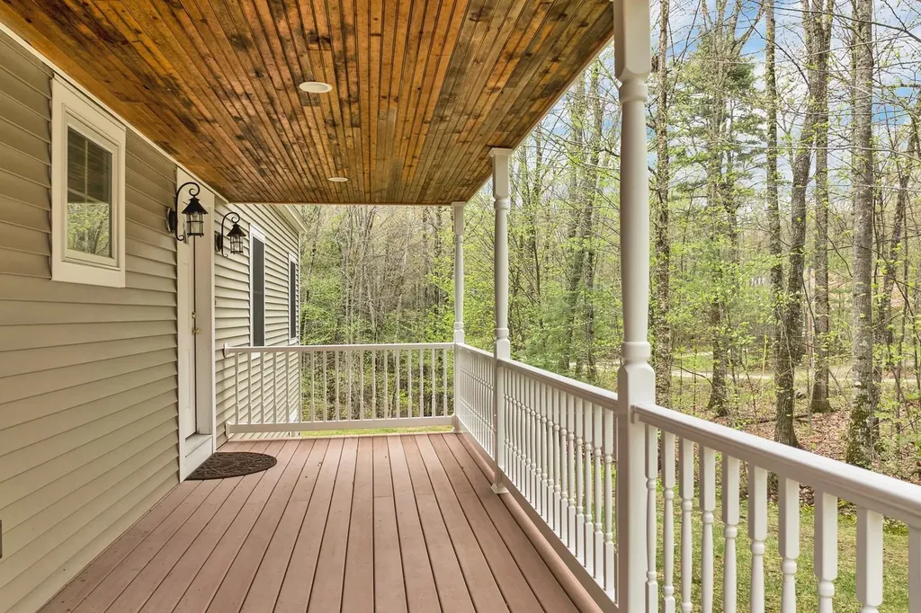 43 Oslo Street Moultonborough NH 03254
