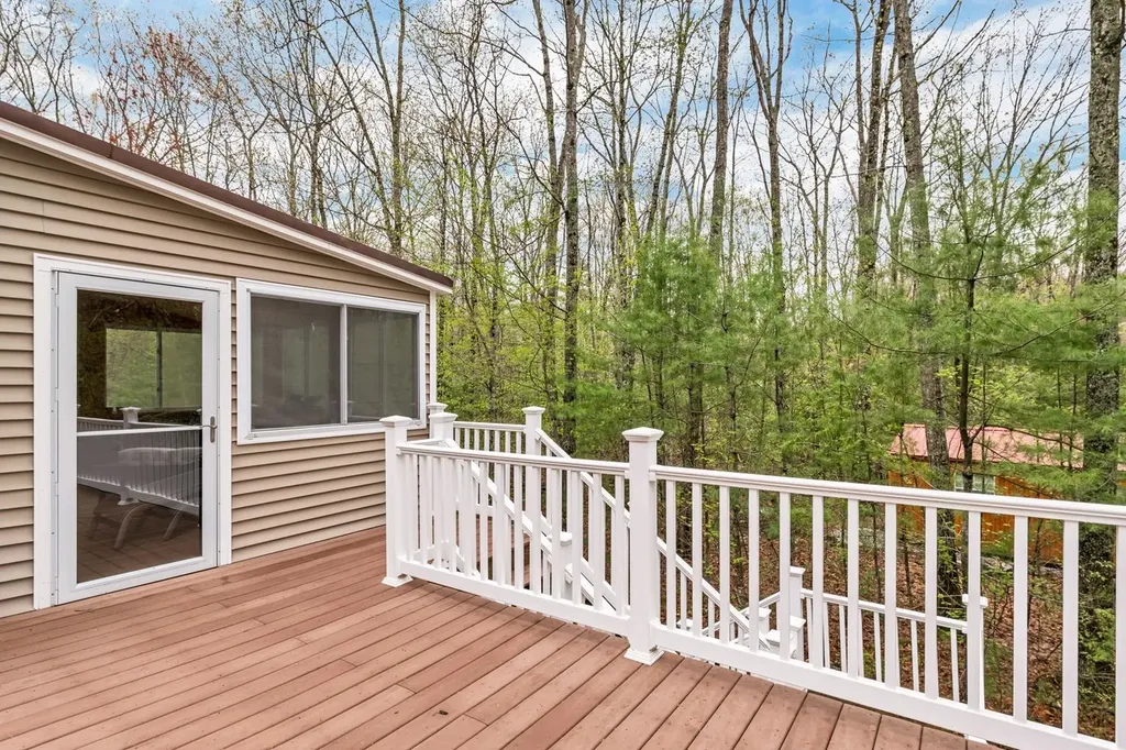 43 Oslo Street Moultonborough NH 03254