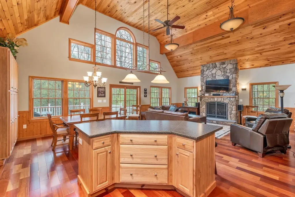 43 Oslo Street Moultonborough NH 03254