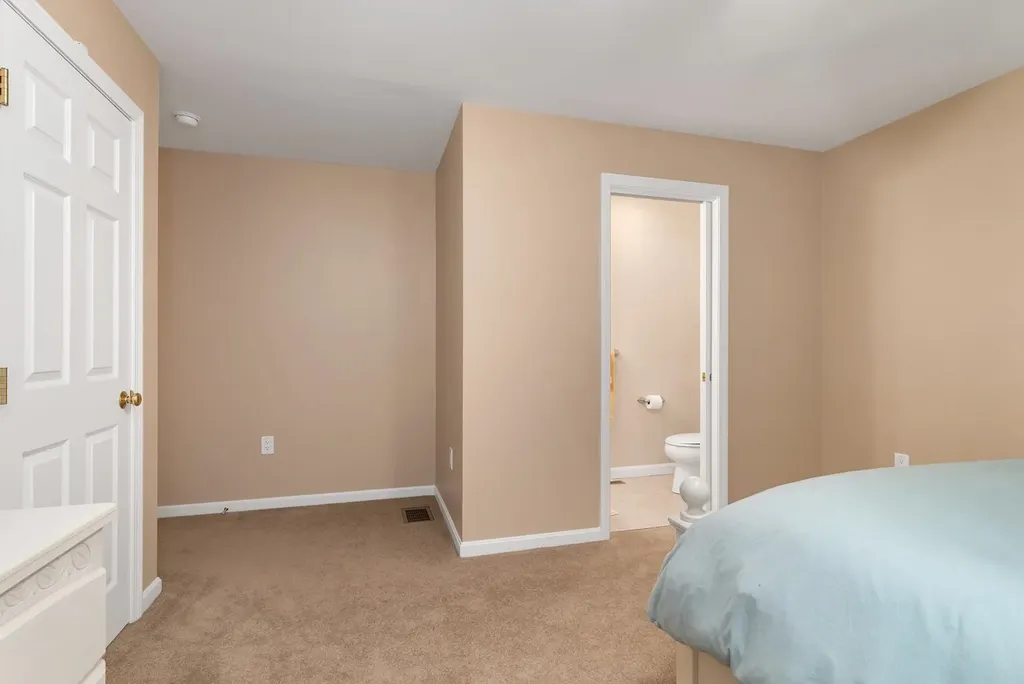 43 Oslo Street Moultonborough NH 03254
